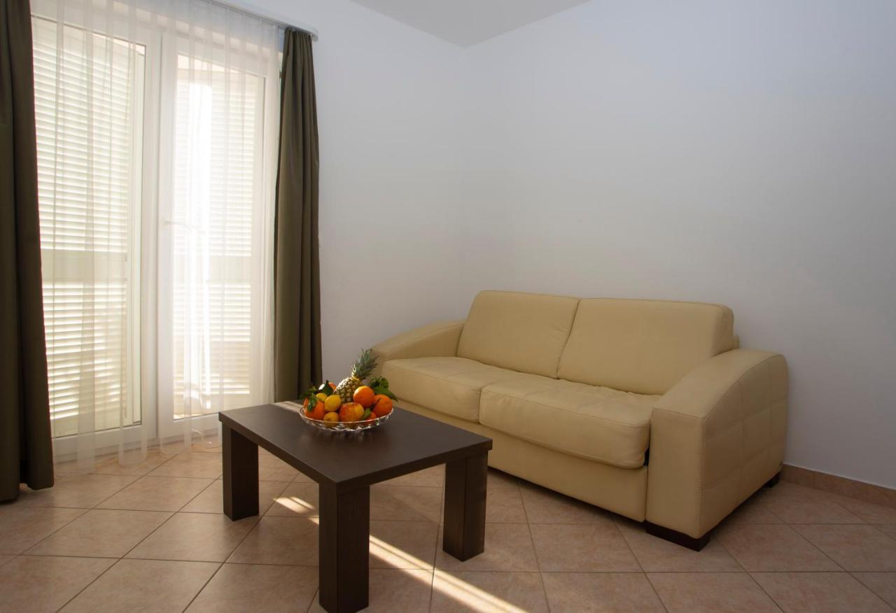 Apartment Domo Makarska Exterior foto